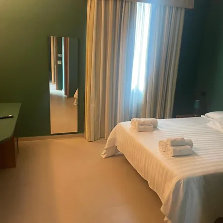 Hotel Garden - - Terre Di Canossa 3*