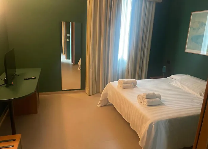 Hotel Garden - - Terre Di Canossa 3*